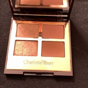 Charlotte Tilbury eyeshadow Pillow Talk